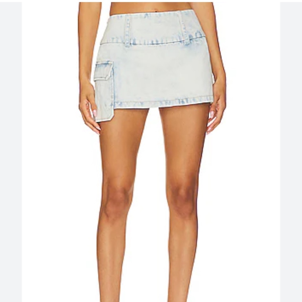 Pippa Skirt in Light Denim
BY.DYLN
Color: Light Denim